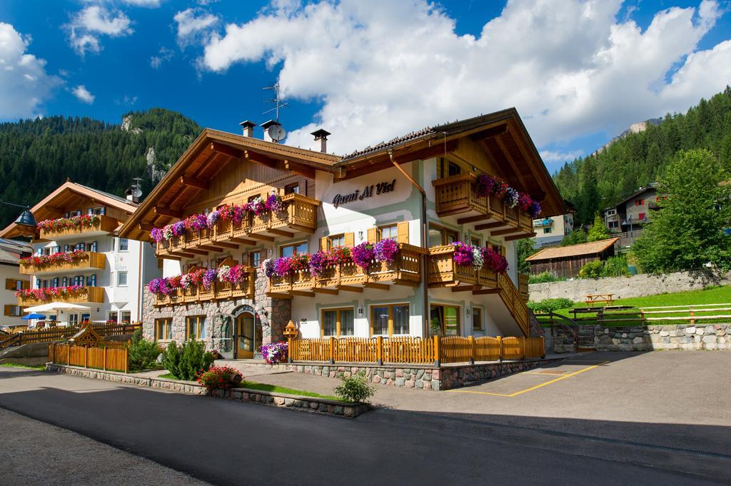 Hotel Al Viel B&B Canazei Exterior photo
